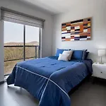 Spacious 2 Bedroom Apartment With Beautiful Sunset