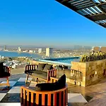 Sunset Tower Vista Al Mar