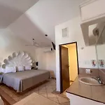 Hotel Oasis
