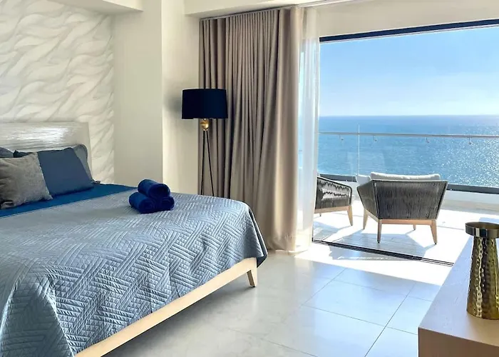 Condominio De Lujo Frente Al Mar En El Malecon - Alt 804