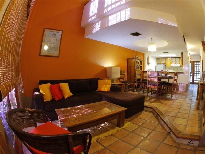 El Rancho 3*