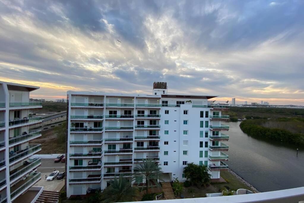 7011 Depa Pacifika, Vista A La Marina Apartment Mazatlan