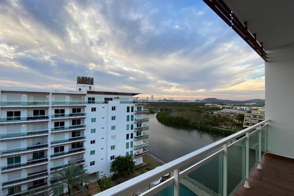 Apartment 7011 Depa Pacifika, Vista A La Marina