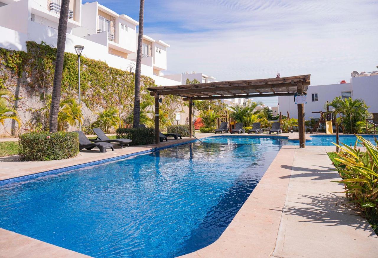 Casa En Privada Frente A La Playa Con Alberca! Mazatlan