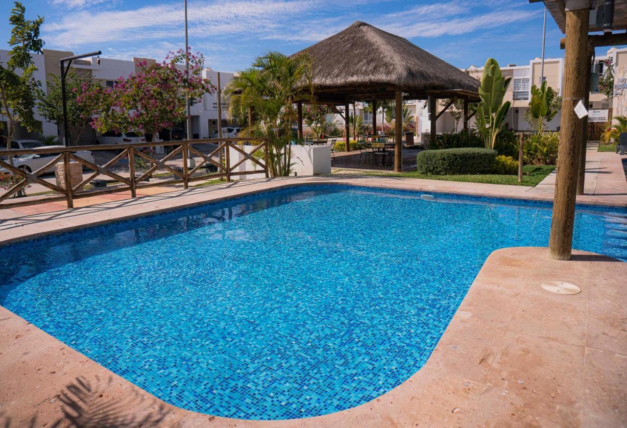 Casa En Privada Frente A La Playa Con Alberca! Holiday home Mazatlan