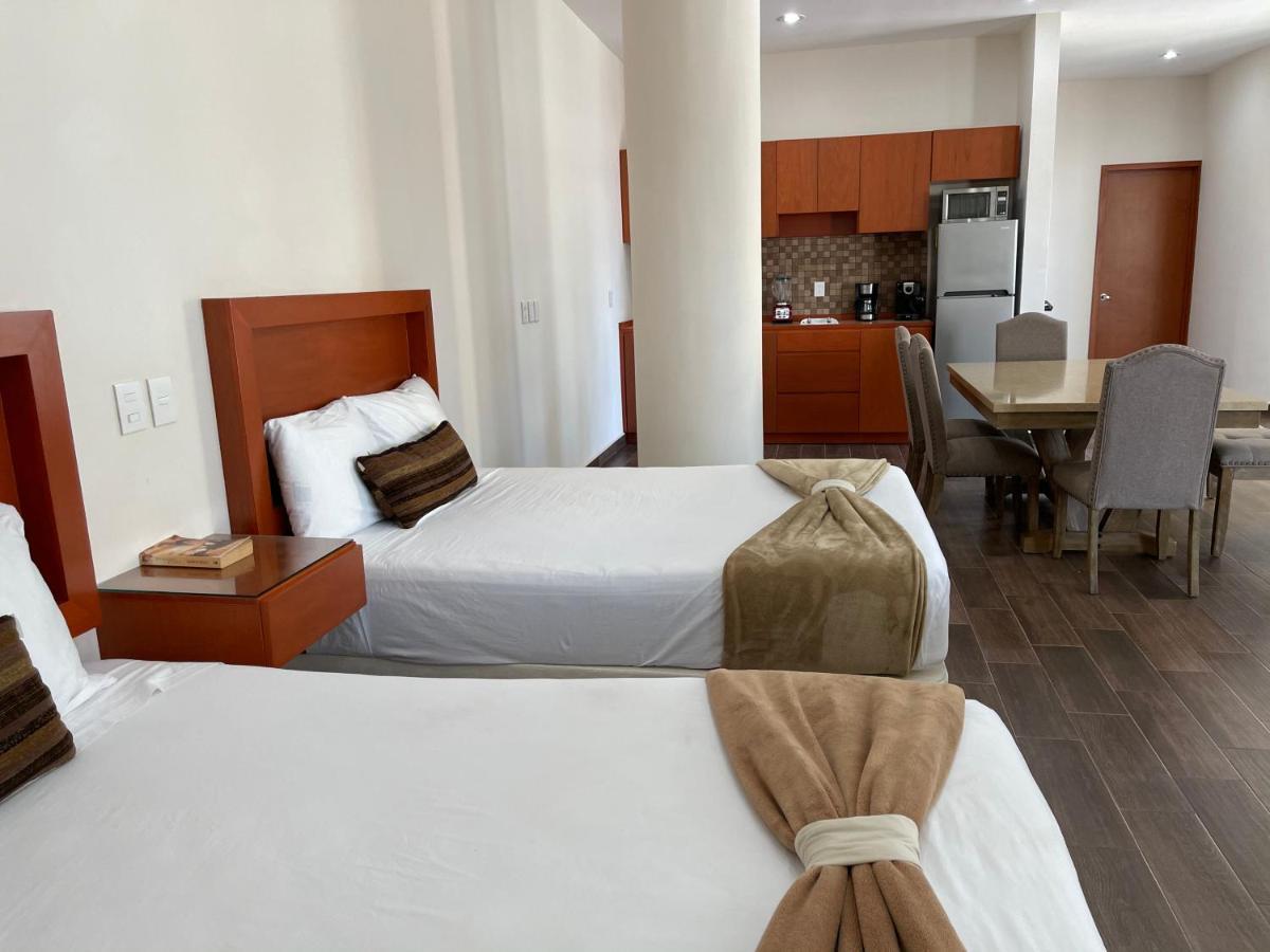 Hotel La Lola &