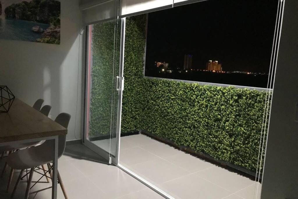 !nuevo! Bonita Vista Balcon Y Alberca! Cerritos!