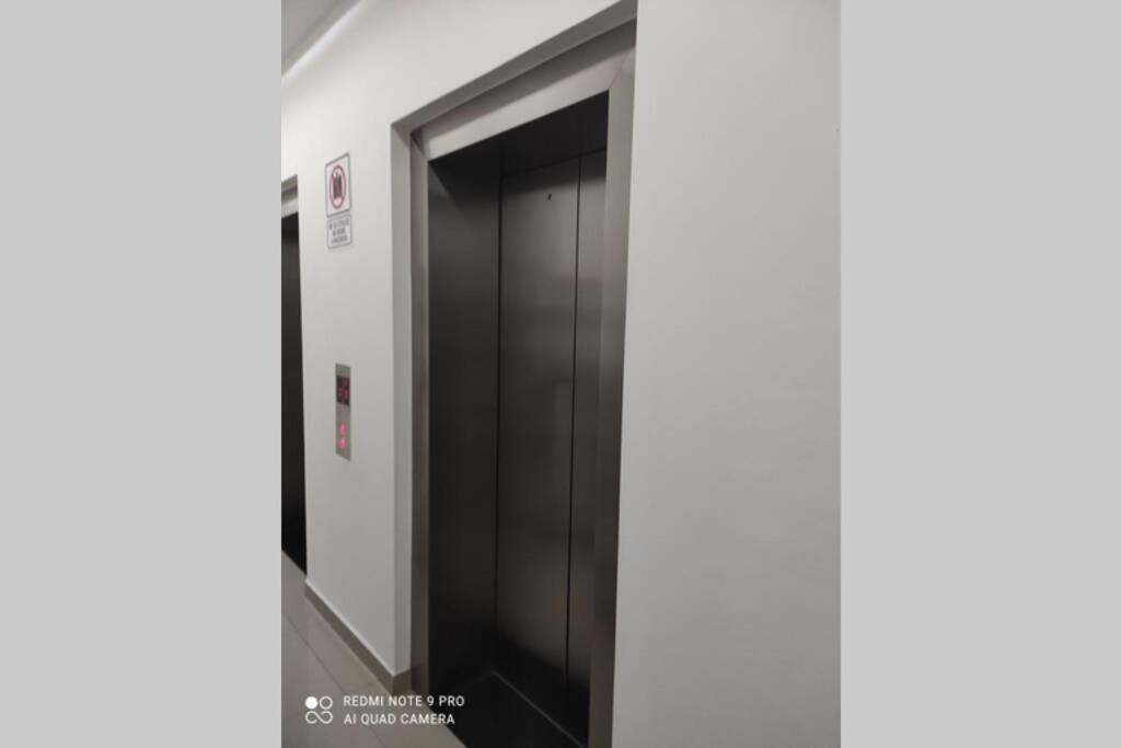 Excelente Departamento Con Vista Parcial Al Mar, Frente Al Malecon, Alberca Y Gimnacio Apartamento Mazatlán