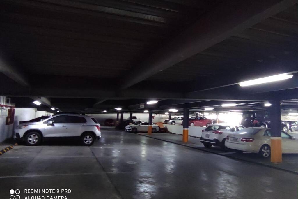 Excelente Departamento Con Vista Parcial Al Mar, Frente Al Malecon, Alberca Y Gimnacio *