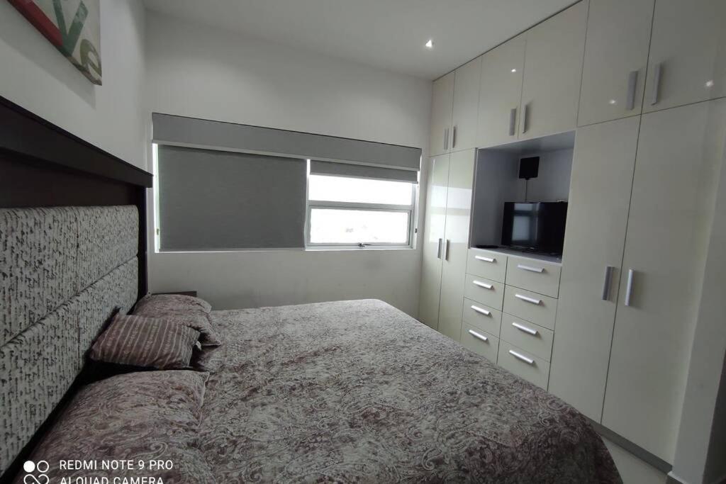 Apartamento Excelente Departamento Con Vista Parcial Al Mar, Frente Al Malecon, Alberca Y Gimnacio Mazatlán
