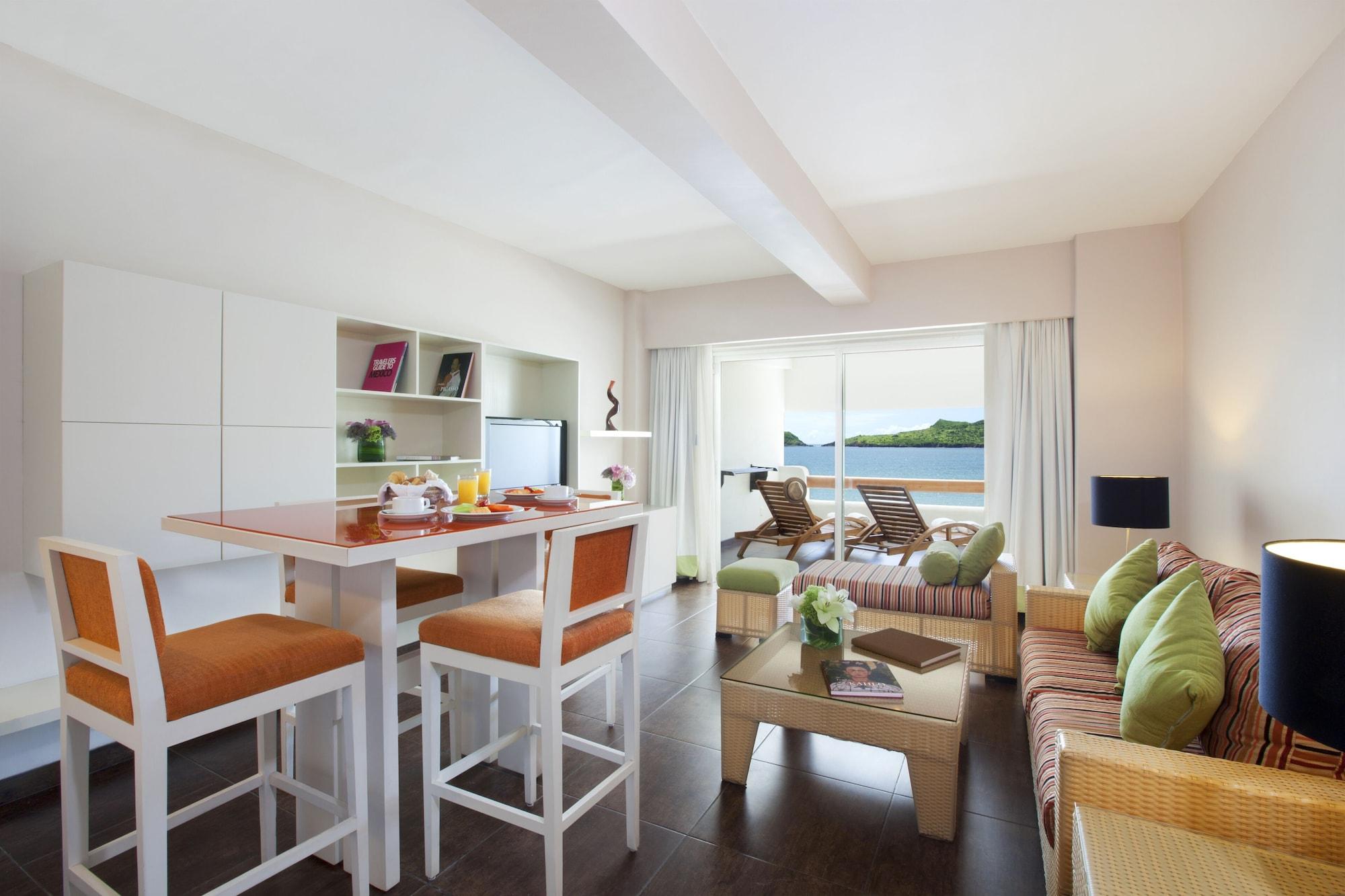 Hotel Emporio 4*
