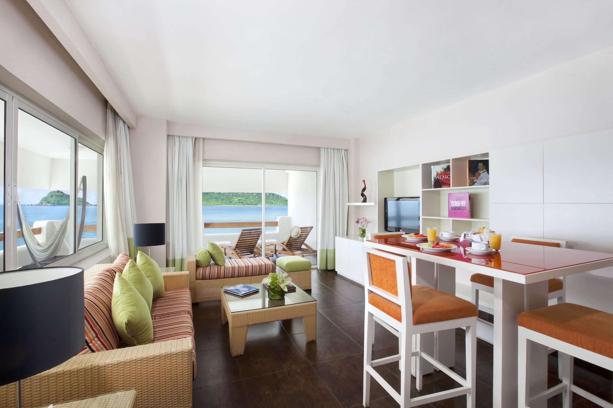 Hotel Emporio 4*