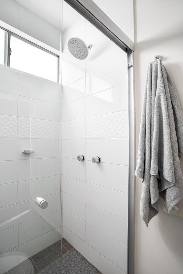 Spacious 2 Bedroom With Beautiful Sunset Apartment *