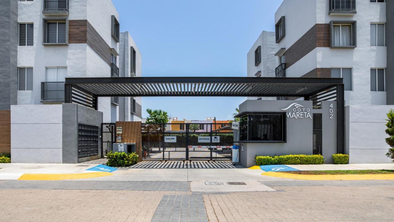Spacious 2 Bedroom With Beautiful Sunset *