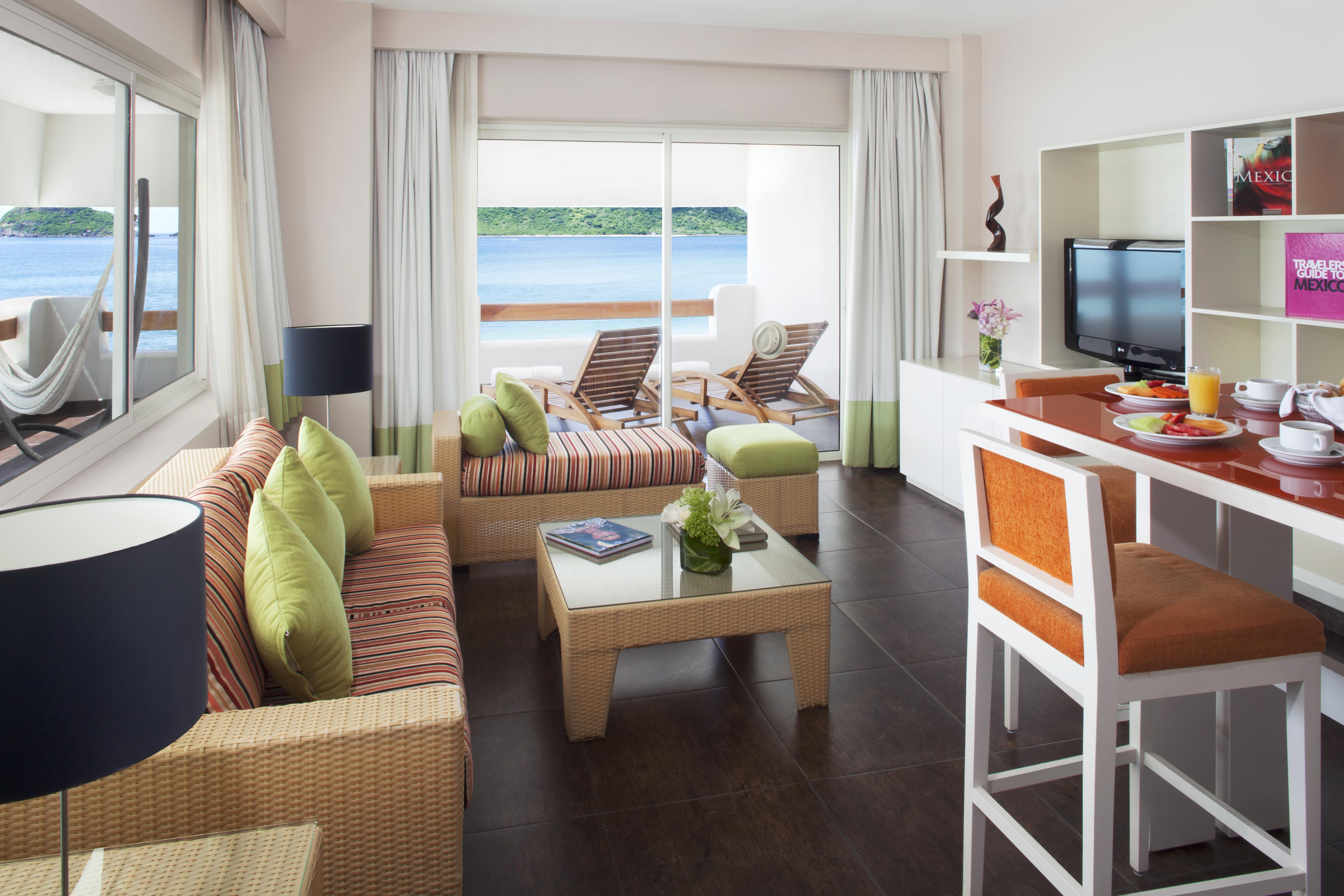 Hotel Emporio 4*