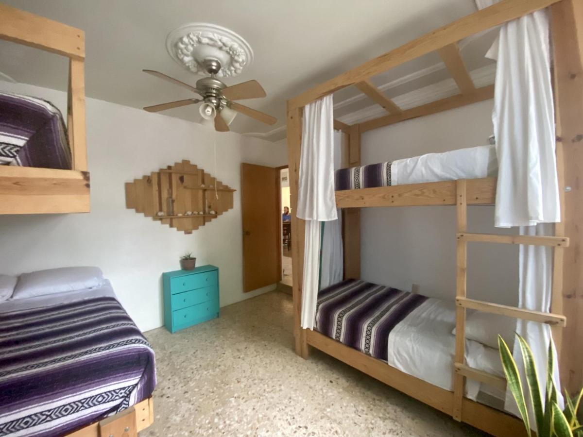Wandering Monkey Guest house *