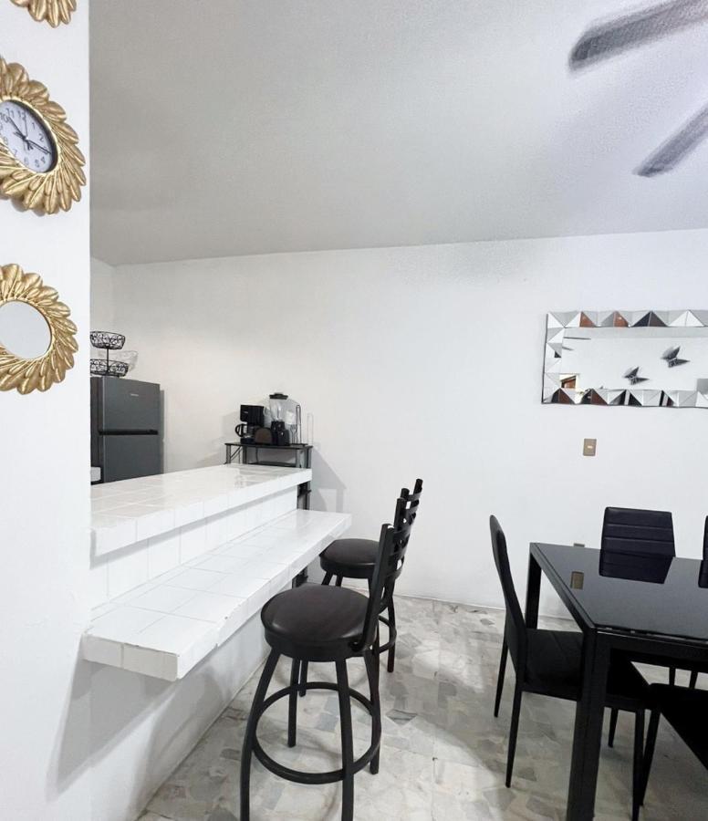 Zona Dorada - Playa Frente - Departamento #1 Mazatlan
