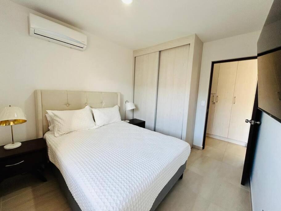 2 Min Caminando De La Playa/pool Apartment Mazatlan