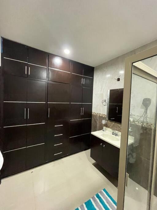 Casa Con Alberca En Excelente Ubicacion, Para Grupos Grandes De Personas *