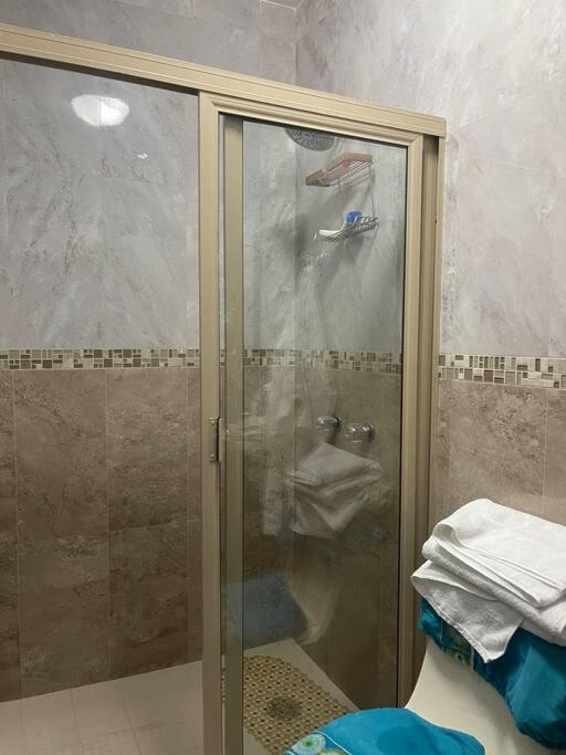 Casa Con Alberca En Excelente Ubicacion, Para Grupos Grandes De Personas *