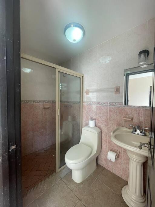Casa Con Alberca En Excelente Ubicacion, Para Grupos Grandes De Personas