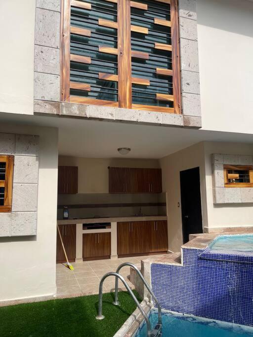 Casa Con Alberca En Excelente Ubicacion, Para Grupos Grandes De Personas Villa *