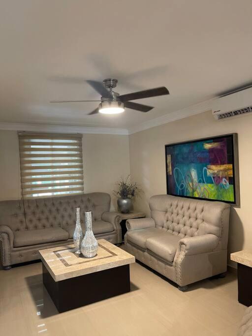 Casa Con Alberca En Excelente Ubicacion, Para Grupos Grandes De Personas Villa Mazatlan