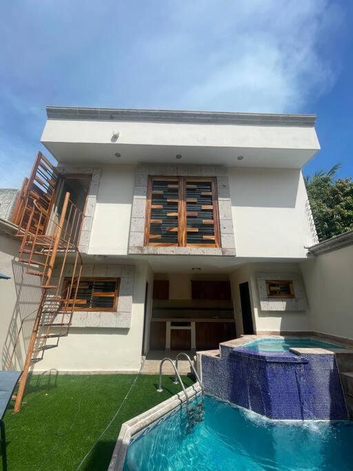 Casa Con Alberca En Excelente Ubicacion, Para Grupos Grandes De Personas Villa *