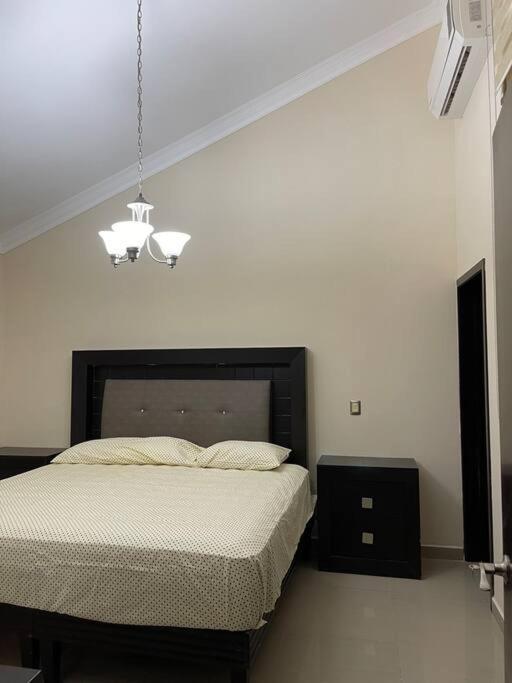 Casa Con Alberca En Excelente Ubicacion, Para Grupos Grandes De Personas Villa Mazatlan