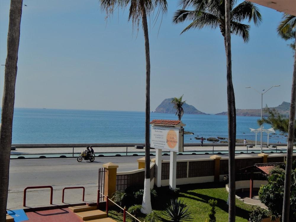 Hotel Las Jacarandas 3*