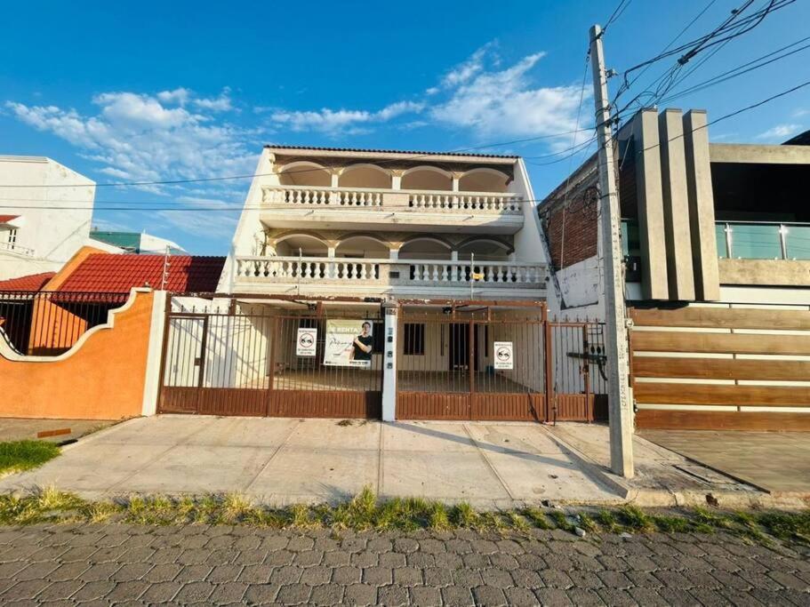 Bonito Amplio Y Centrico Departamento By G P S Rentas