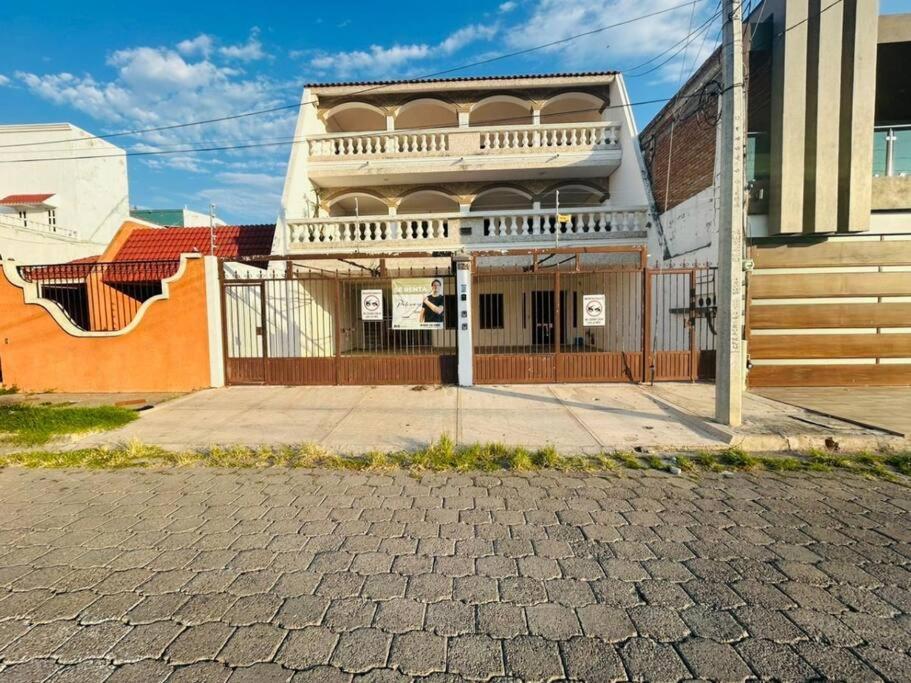 Bonito Amplio Y Centrico Departamento By G P S Rentas Mazatlan