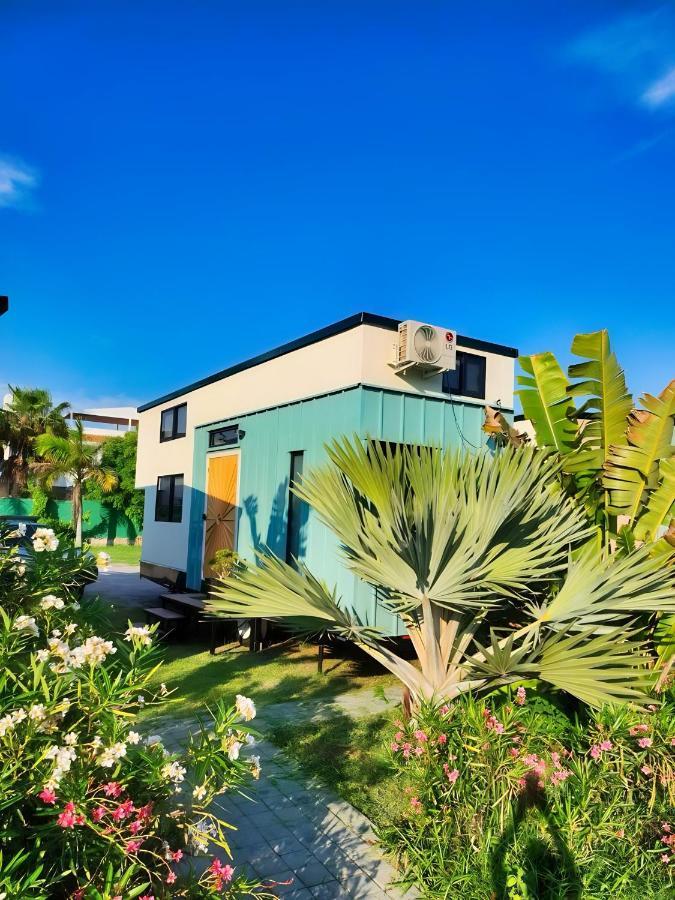 Hotel Tiny House By The *