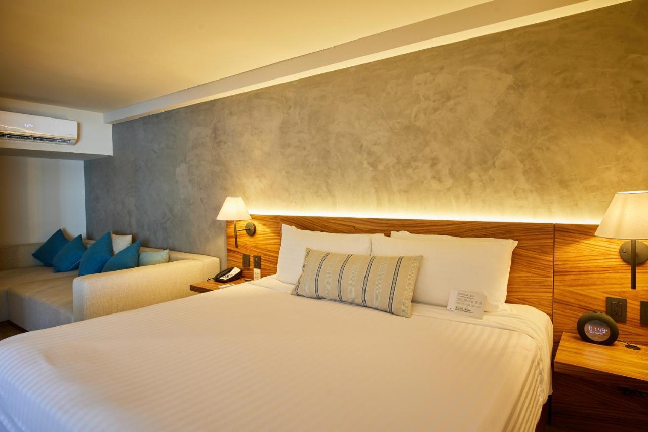 Hotel Emporio 4*