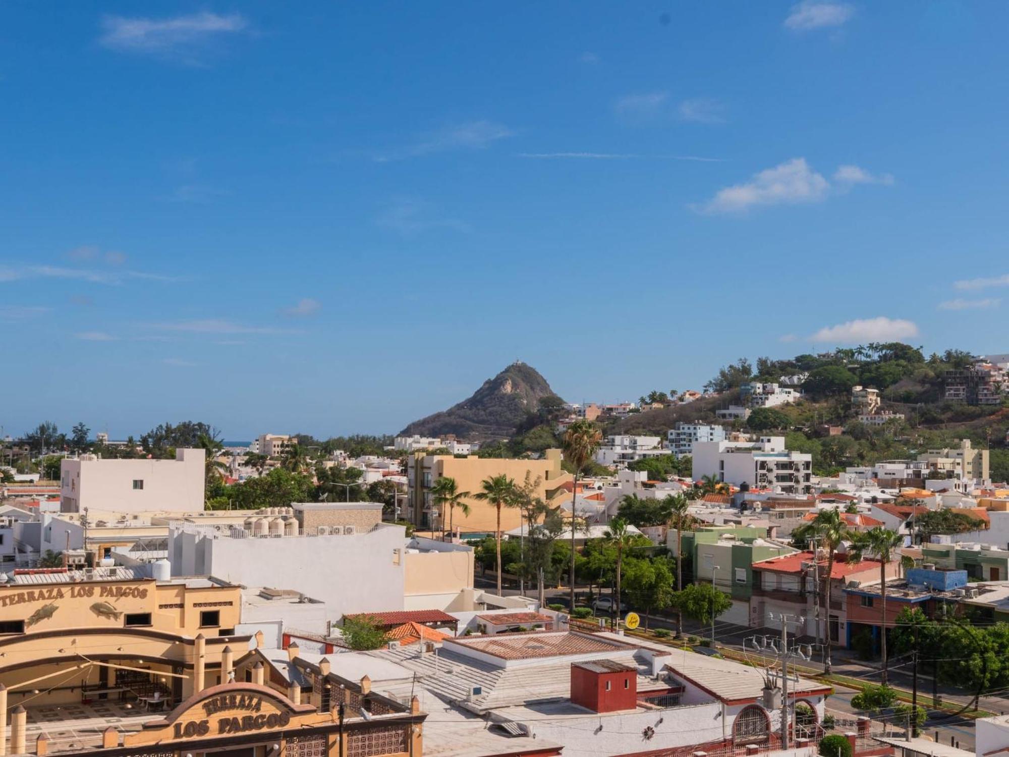 Apartment Comfy With Stylish Furnishings & Private Balcony - Antigua Mazatlan