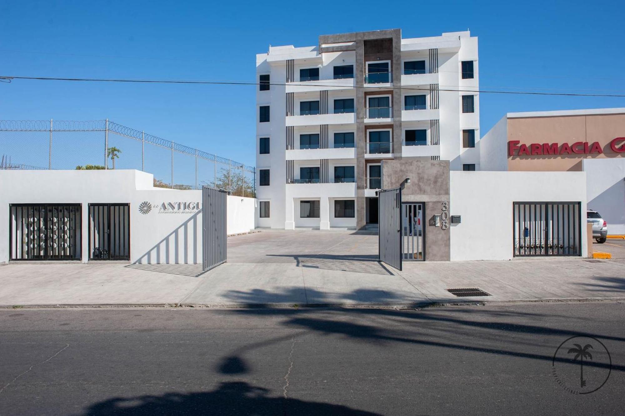 Comfy With Stylish Furnishings & Private Balcony - Antigua Mazatlan