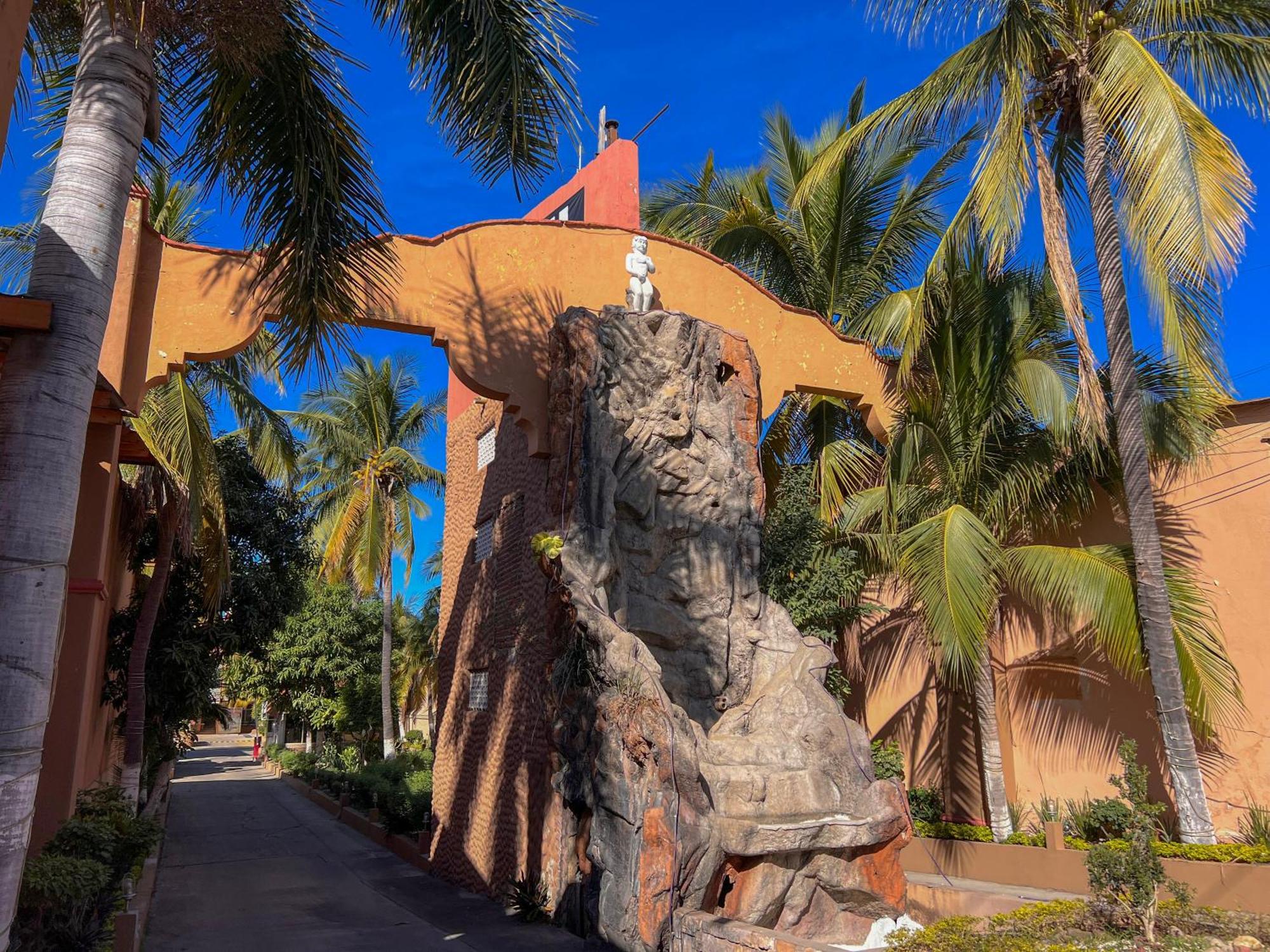 Oasis Hotel