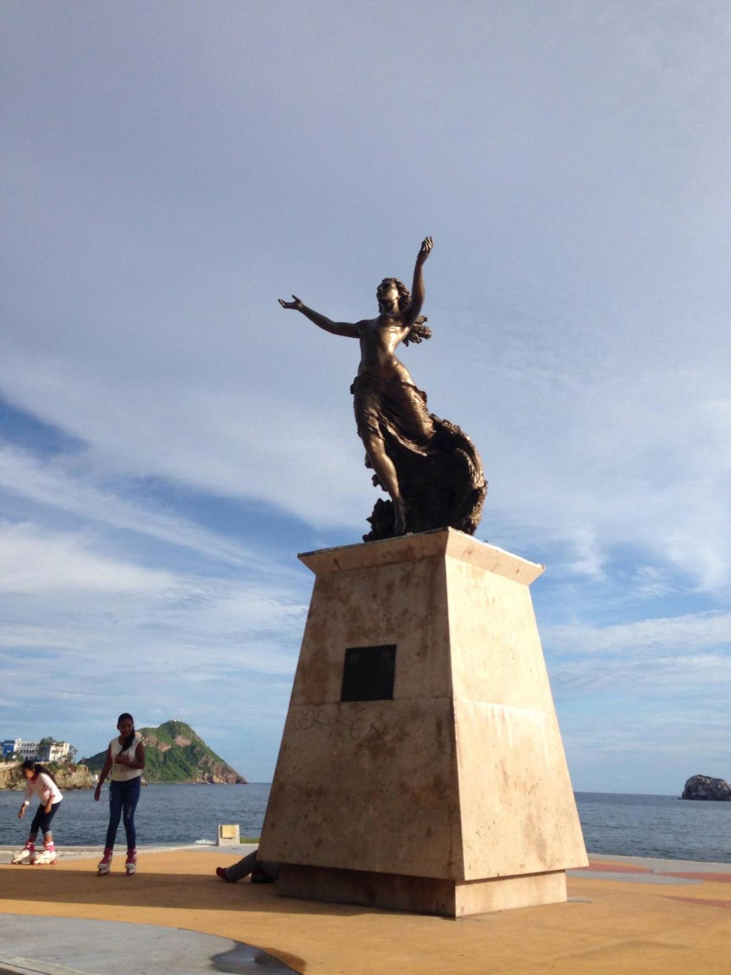 Alcantara The Beach, Shops, Good Wi-fi *