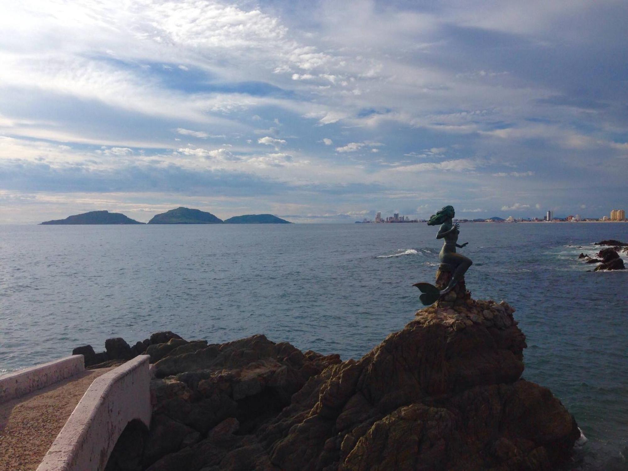 Alcantara The Beach, Shops, Good Wi-fi Holiday home Mazatlan