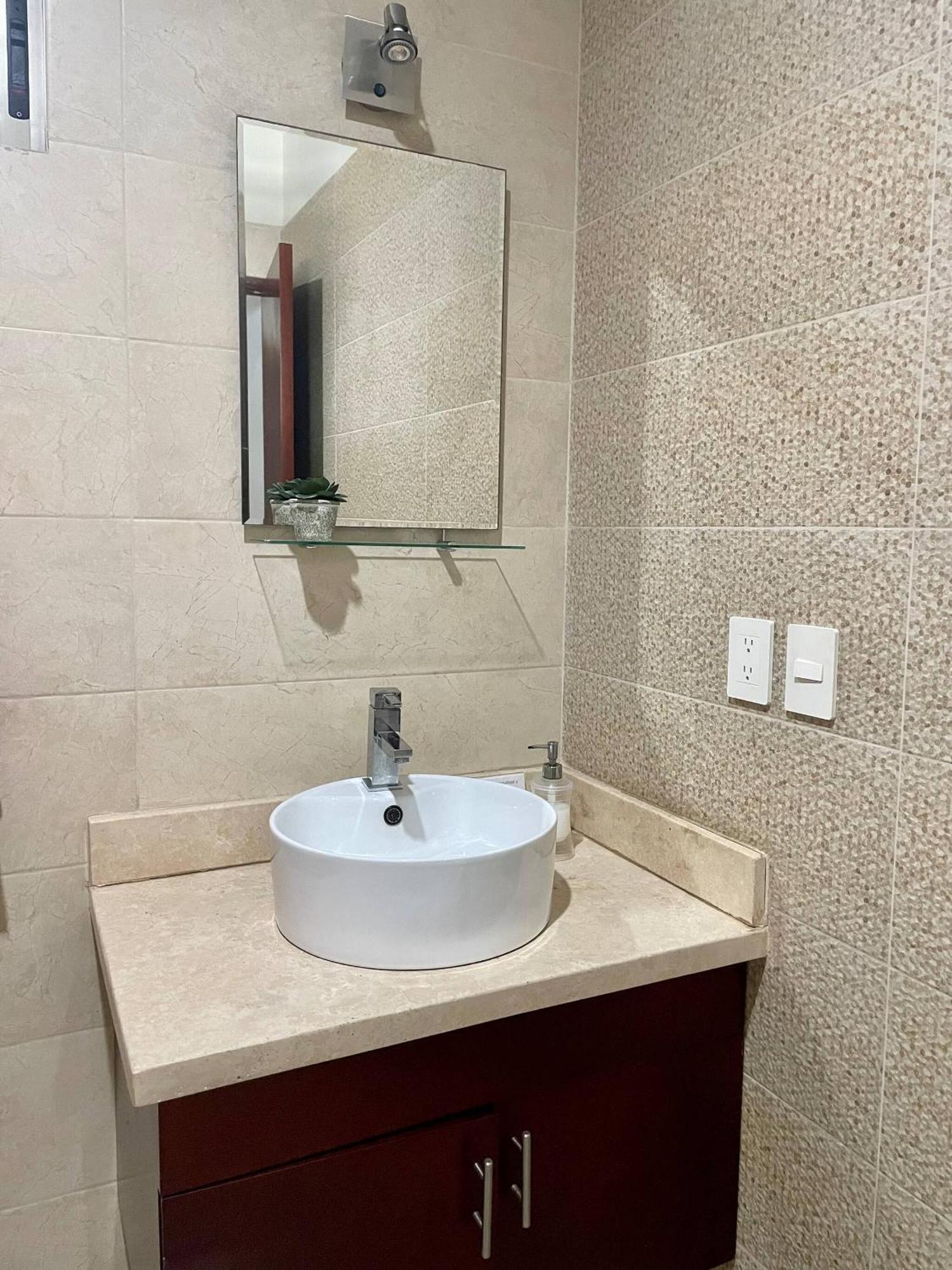 Alcantara The Beach, Shops, Good Wi-fi Holiday home *