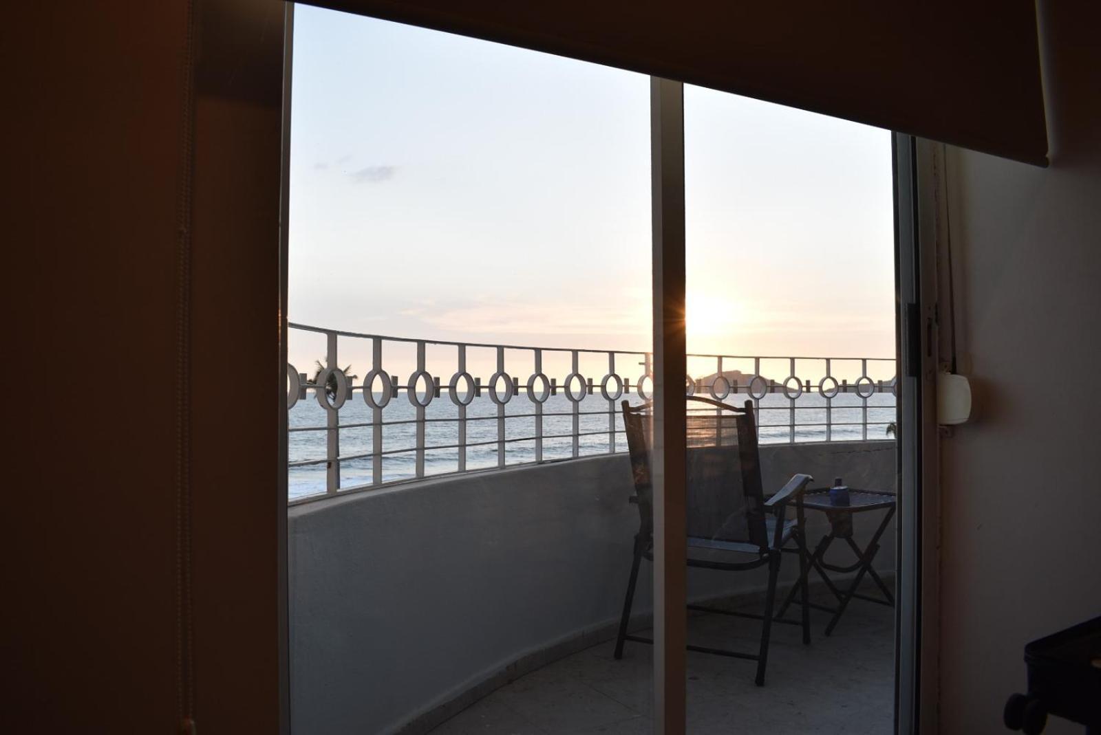 Departamento En Torre Miramar, Malecon De *