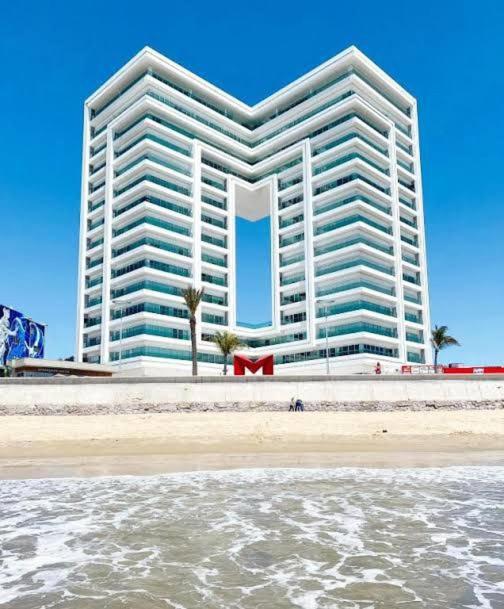 Excelente Departamento Con Vista Parcial Al Mar, Frente Al Malecon, Alberca Y Gimnacio Mazatlán