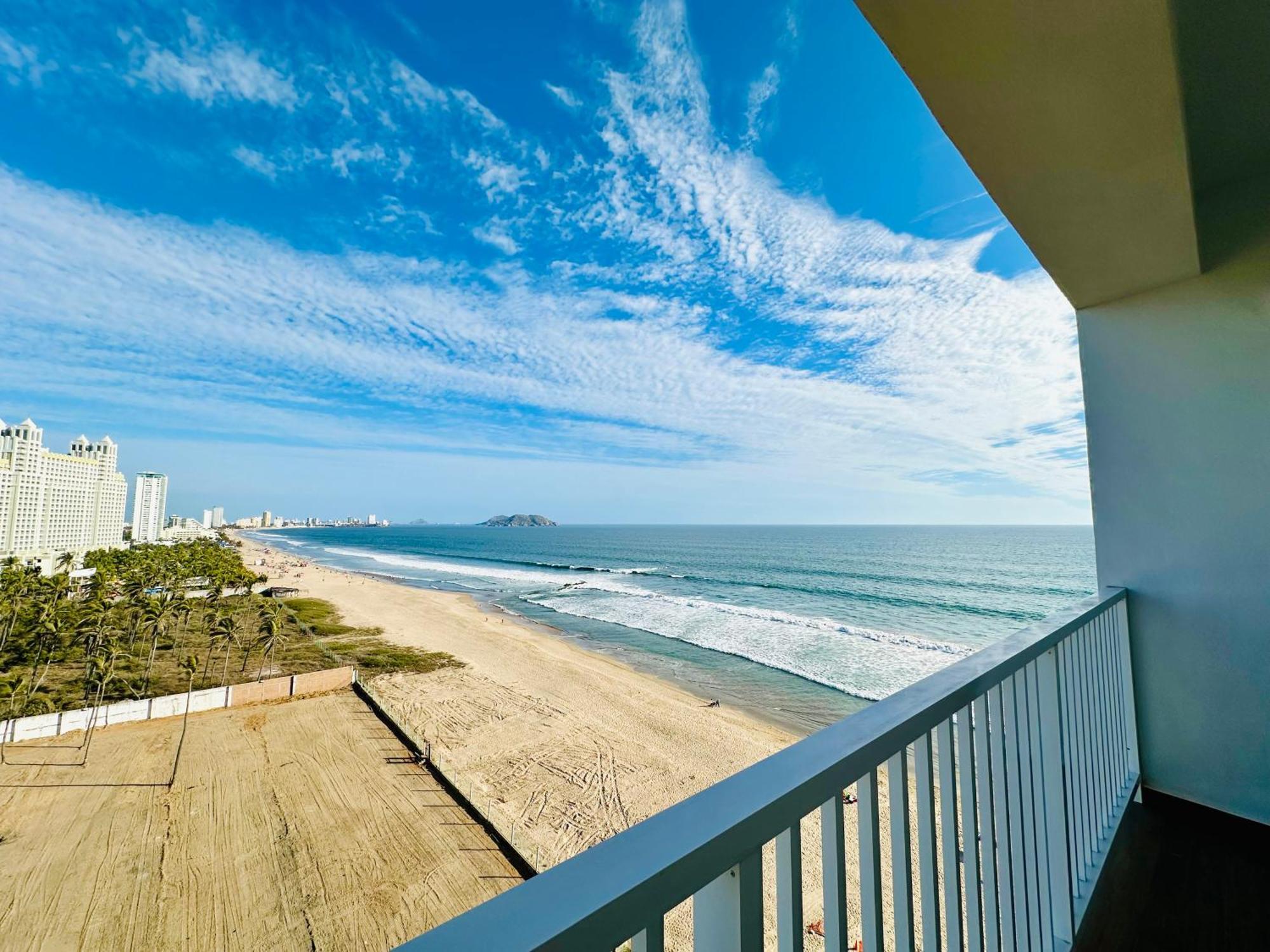 Brujas Tower * Mazatlán