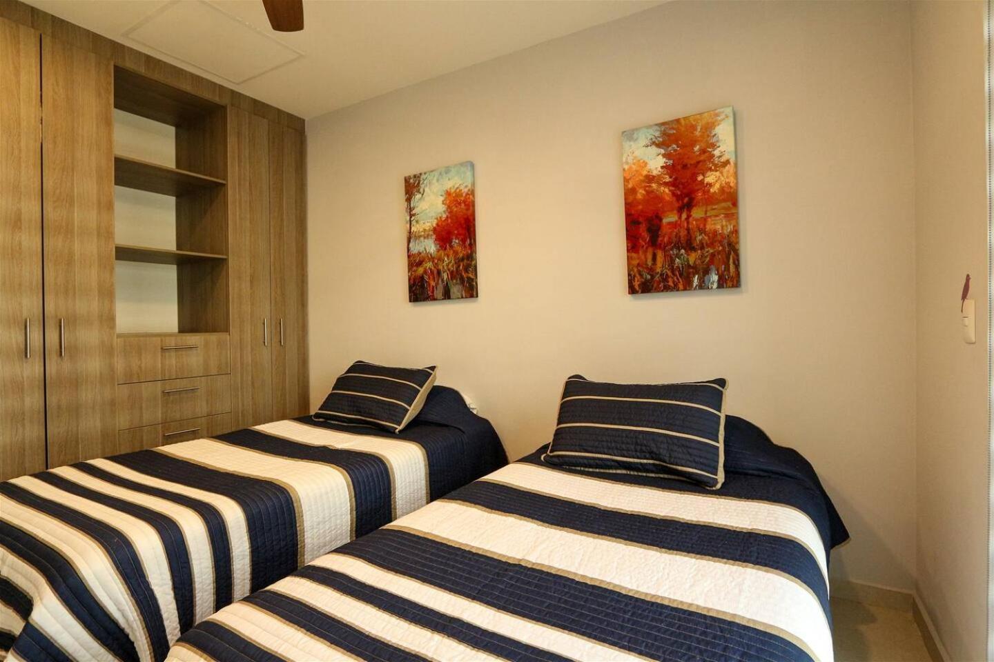2br 2ba Aptm - Centric - Near The - Amazing Pool Apartment *