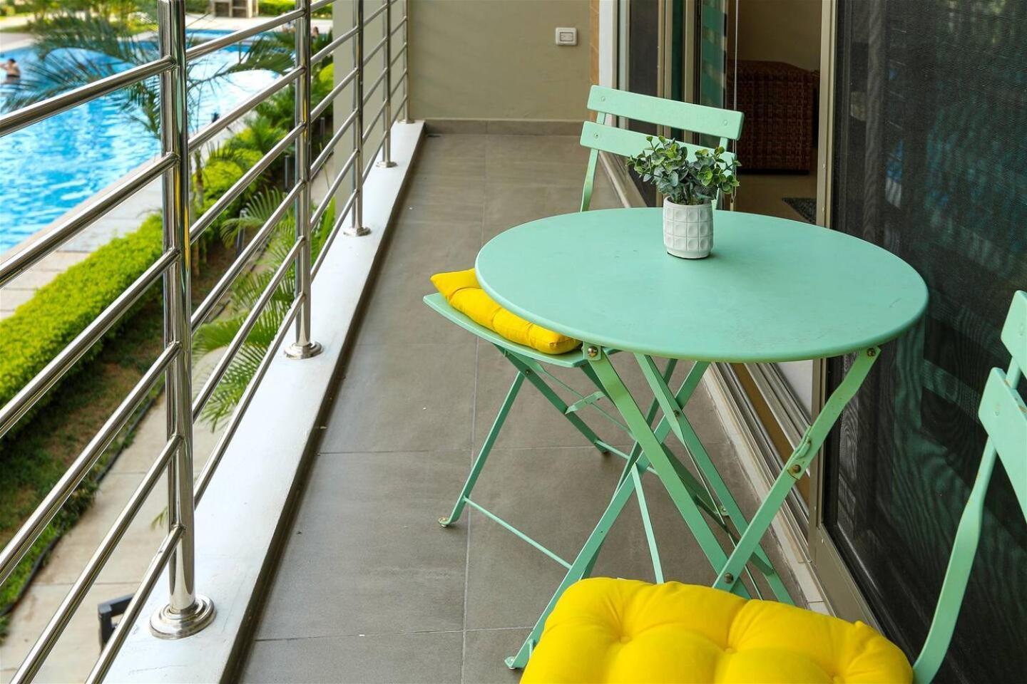 2br 2ba Aptm - Centric - Near The - Amazing Pool Apartment