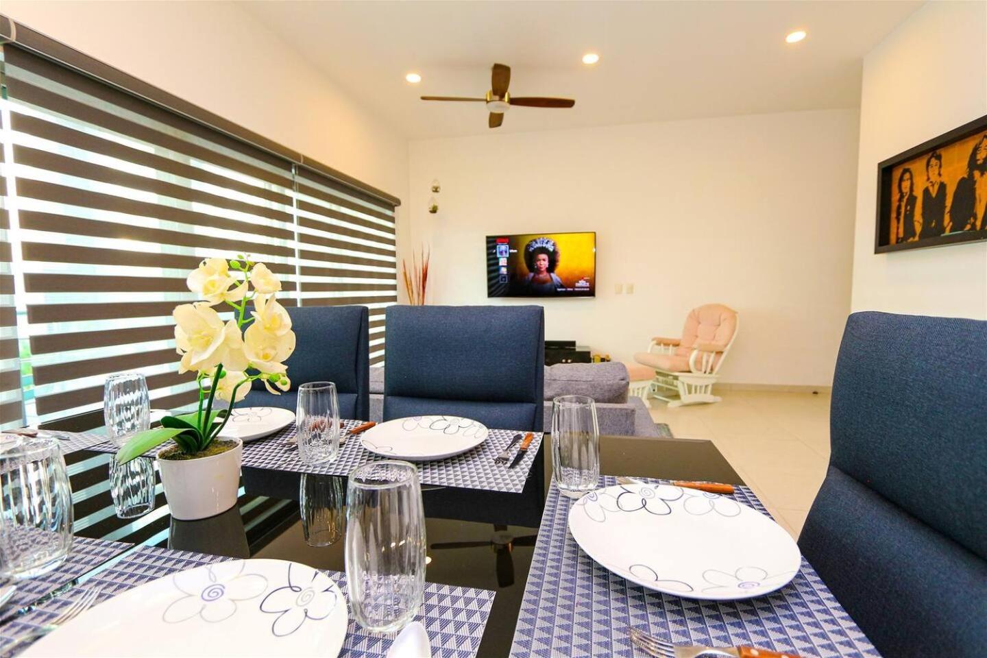 2br 2ba Aptm - Centric - Near The - Amazing Pool Apartment