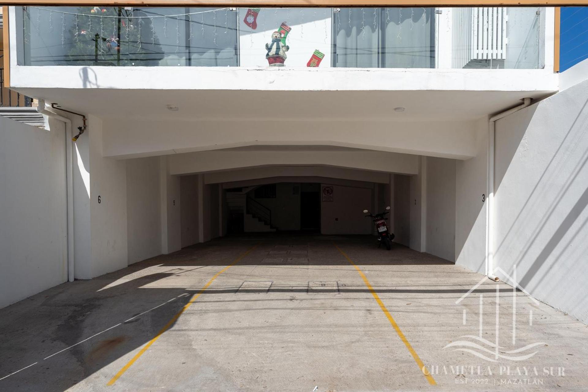 New & Comfy, 5 Star Area, Walk 2 Beach, Pool, Views, King Bed Mazatlan