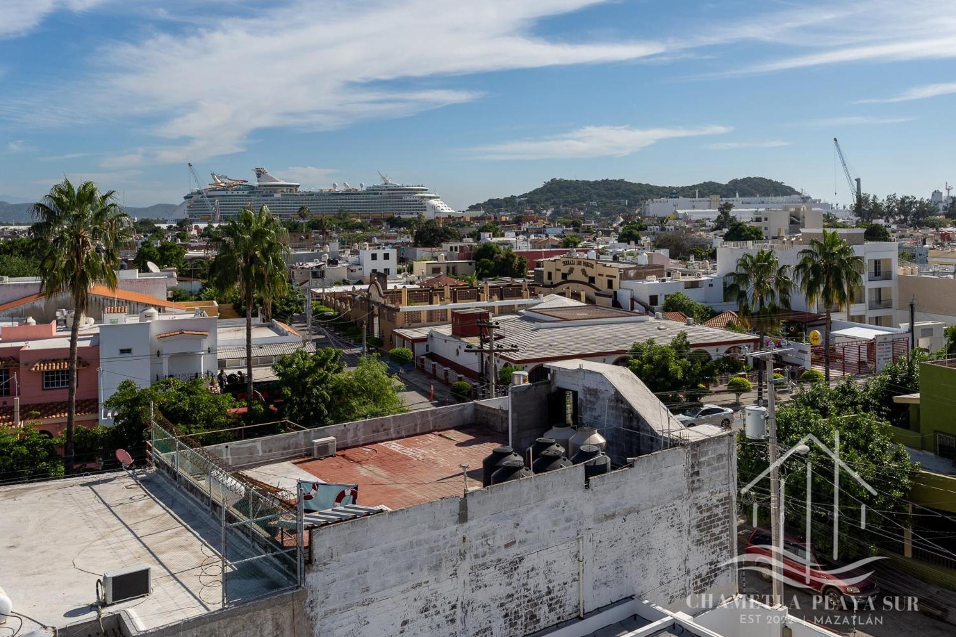 New & Comfy, 5 Star Area, Walk 2 Beach, Pool, Views, King Bed * Mazatlan
