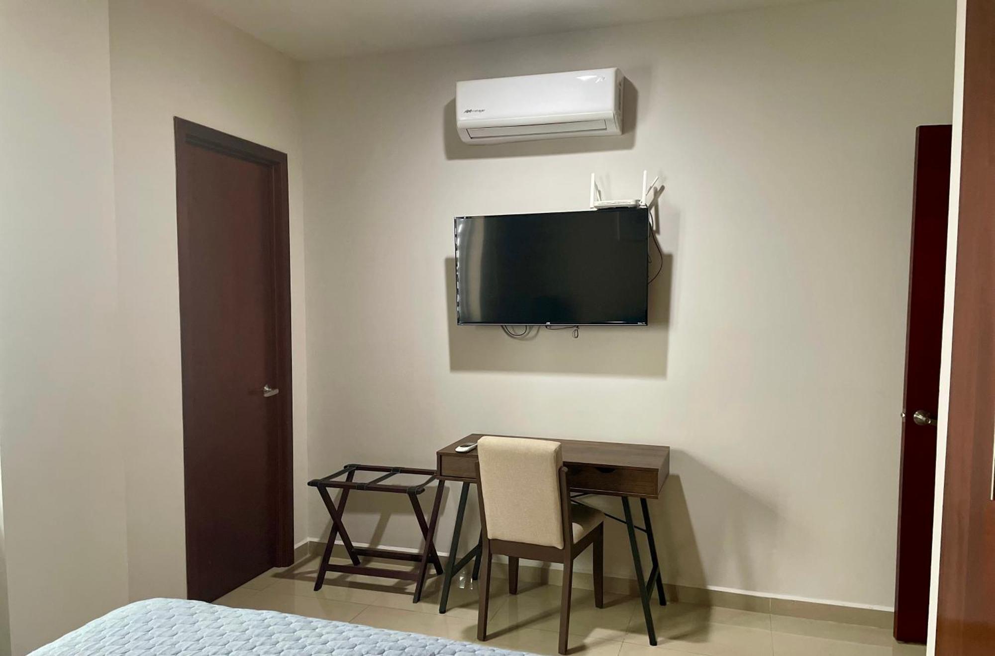 Alcantara The Beach, Shops, Good Wi-fi Holiday home Mazatlan