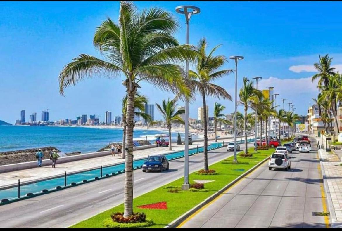 Alcantara The Beach, Shops, Good Wi-fi * Mazatlan